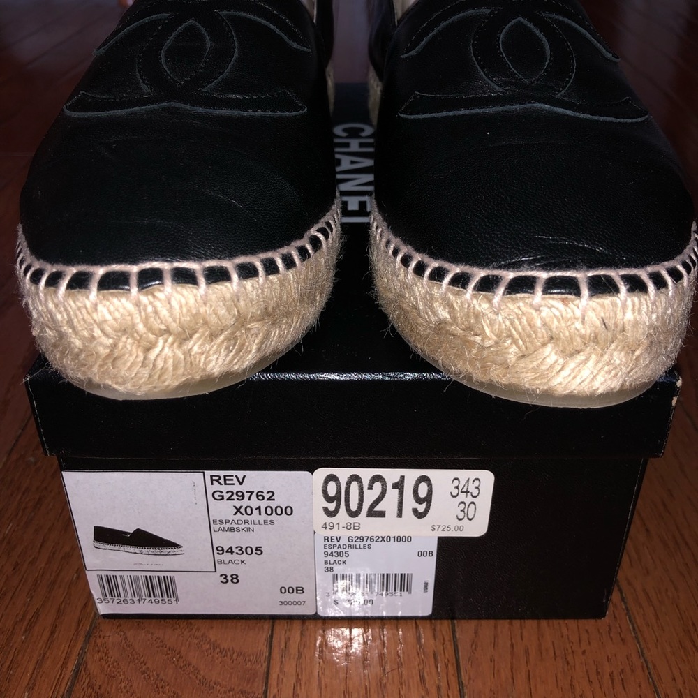 Chanel CC Espadrilles in Black Lambskin Leather - Picture 4 of 8